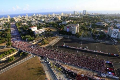 trabajadores-cubanos-expresaron-al-mundo-su-decision-de-defender-y-reafirmar-el-caracter-socialista-de-la-revolucion-cubana