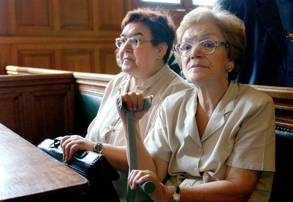 Título: Former FLN militant Louisette Ighilahriz is pictured in Paris in 2003 (AFP)