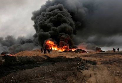 La quema de un pozo de petróleo en Qayyarah (Irak) el pasado mes de enero.