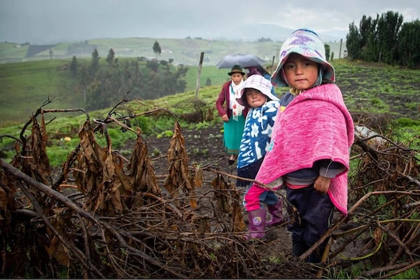 nin%CC%83os-indi%CC%81genas-ecuatorianos-Unicef
