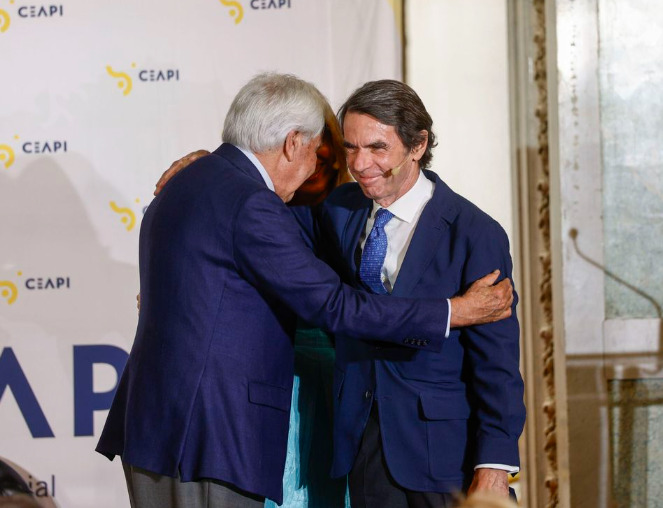 Aznar Felipe González 2025